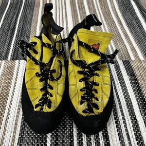 Mad Rock Climbing Shoes Mens 13 Lace-Up Yellow Suede EU 47 Mad Rubber Sole Rand